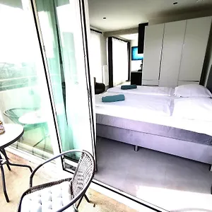 Hh 01 By Rockchair - Superhost Status - Modernes Mit Sonnigem Balkon & Premium Boxspringbetten In Winterhude - Geheimtipp Apartment Hamburg
